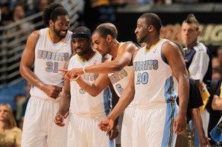 世界报：皇马开会讨论了阿隆索未来，对曼城将是他的最后机会（世界报：皇马召开会议商议阿隆索去留，战曼城或成其最后机会）