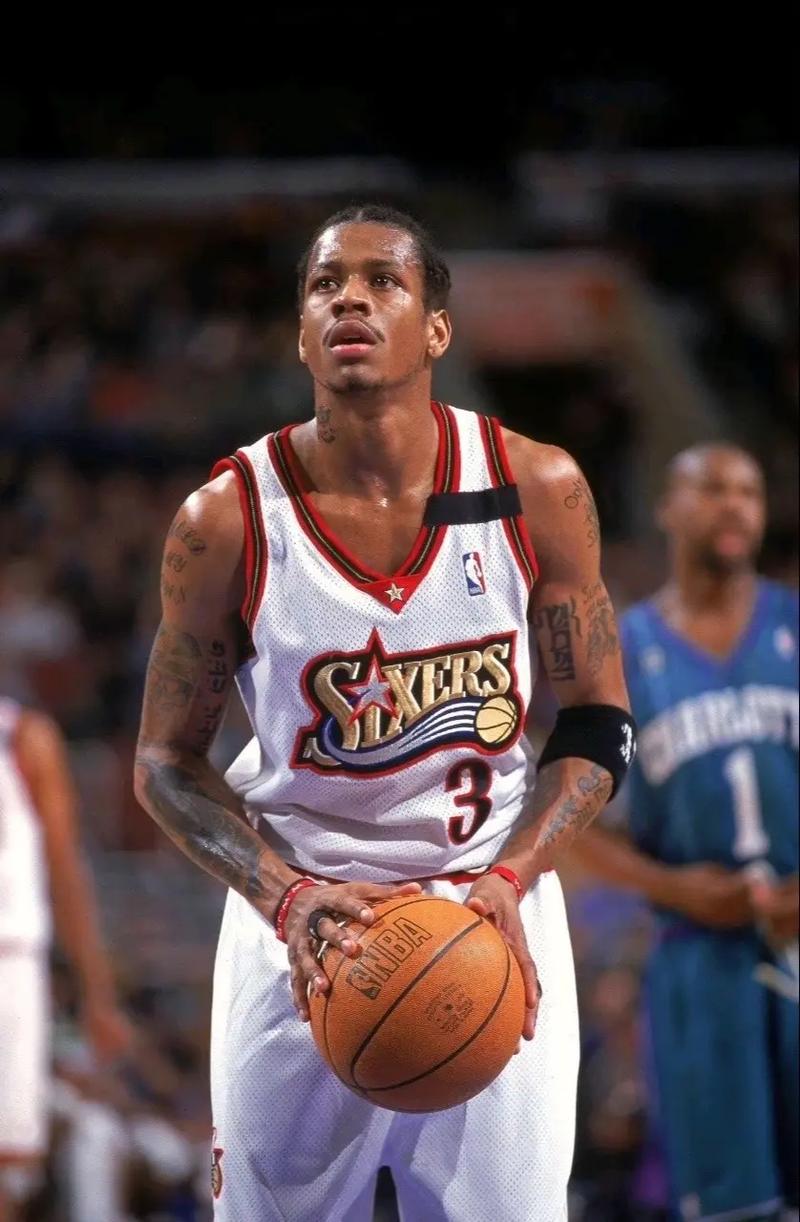 巴萨前高管：皇马就像校霸，只敢狂扁小朋友，碰到强的就缩了（巴萨前高管：皇马像校园恶霸，只会欺负弱小，遇到强者就怂）