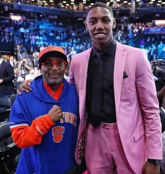 CBA球员伤病更新及赛季影响（CBA球员伤情最新进展与赛季走势影响）