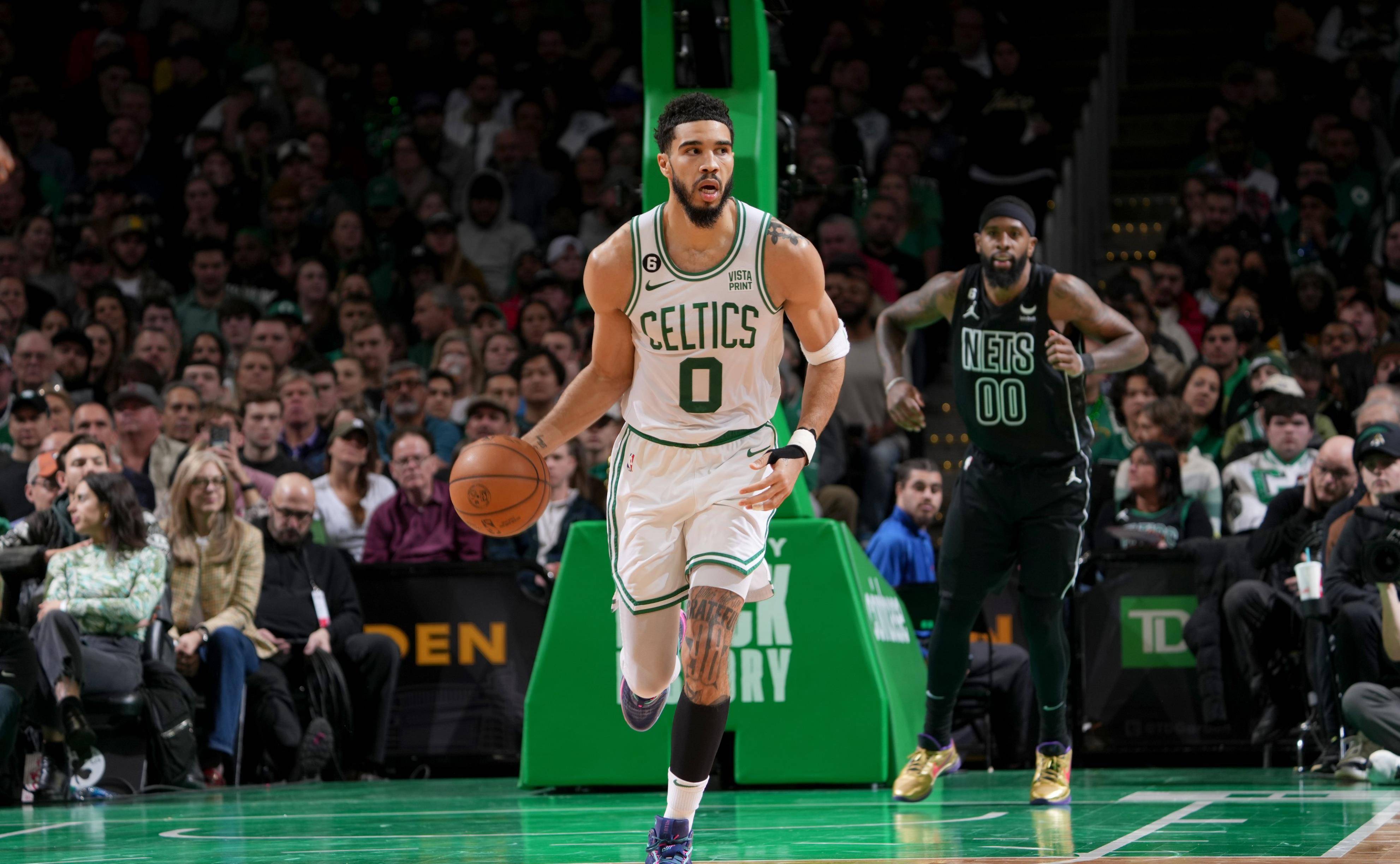 中国篮球笑话！CBA临开赛三天仍没转播商 难道只有现场观众看（CBA开赛前三天仍无转播商，难道只能现场看？）