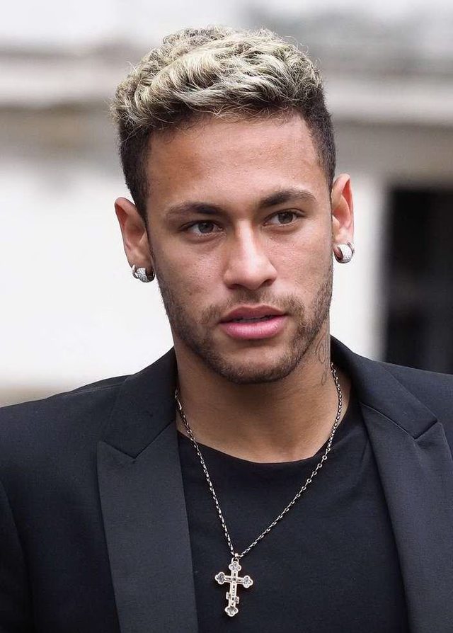 足球报：国安五夺足协杯冠军，憋屈半年终于可以痛快一回（足球报：国安第五次问鼎足协杯，憋闷半年终得痛快）