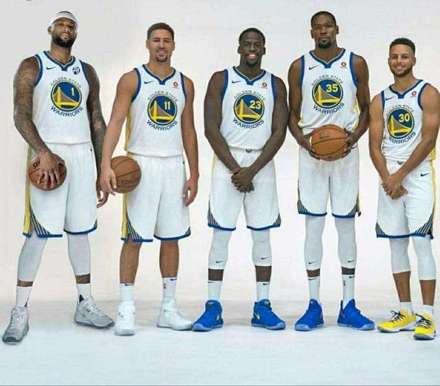 上赛季战绩回顾：广东在上赛季常规赛仅仅取得31胜15负的战绩，最终排名第7，创造球队近些年的常规赛最差排名纪录。（广东上季仅31胜15负，常规赛第7收官创近年最差排名）