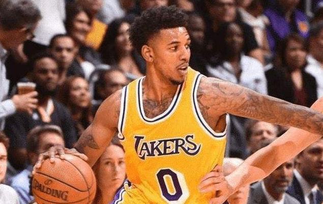 斯帕莱蒂与孔蒂的第一次正式对决，尤文决定比赛当天才抵达那不勒斯（孔蒂与斯帕莱蒂首次正式交锋，尤文将于比赛日当天抵达那不勒斯）