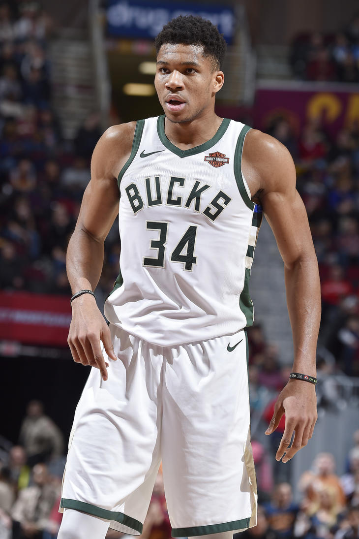 博主：亚马尔和尼科一样受伤病困扰，但巴萨不懂西班牙为何区别对待（博主：亚马尔与尼科同样遭伤病困扰，巴萨质疑西班牙队为何双重标准）