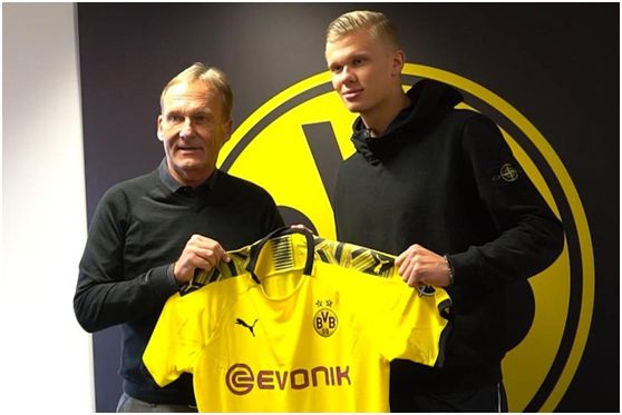 德天空：切尔西仍未正式报价西蒙斯，莱比锡坚持7000万欧要价（德天空：切尔西尚无西蒙斯正式报价，莱比锡坚守7000万欧标价）