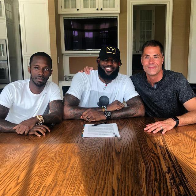 英超：曼联客场2-1击败莱斯特城（英超：曼联客场2比1力克莱斯特城）