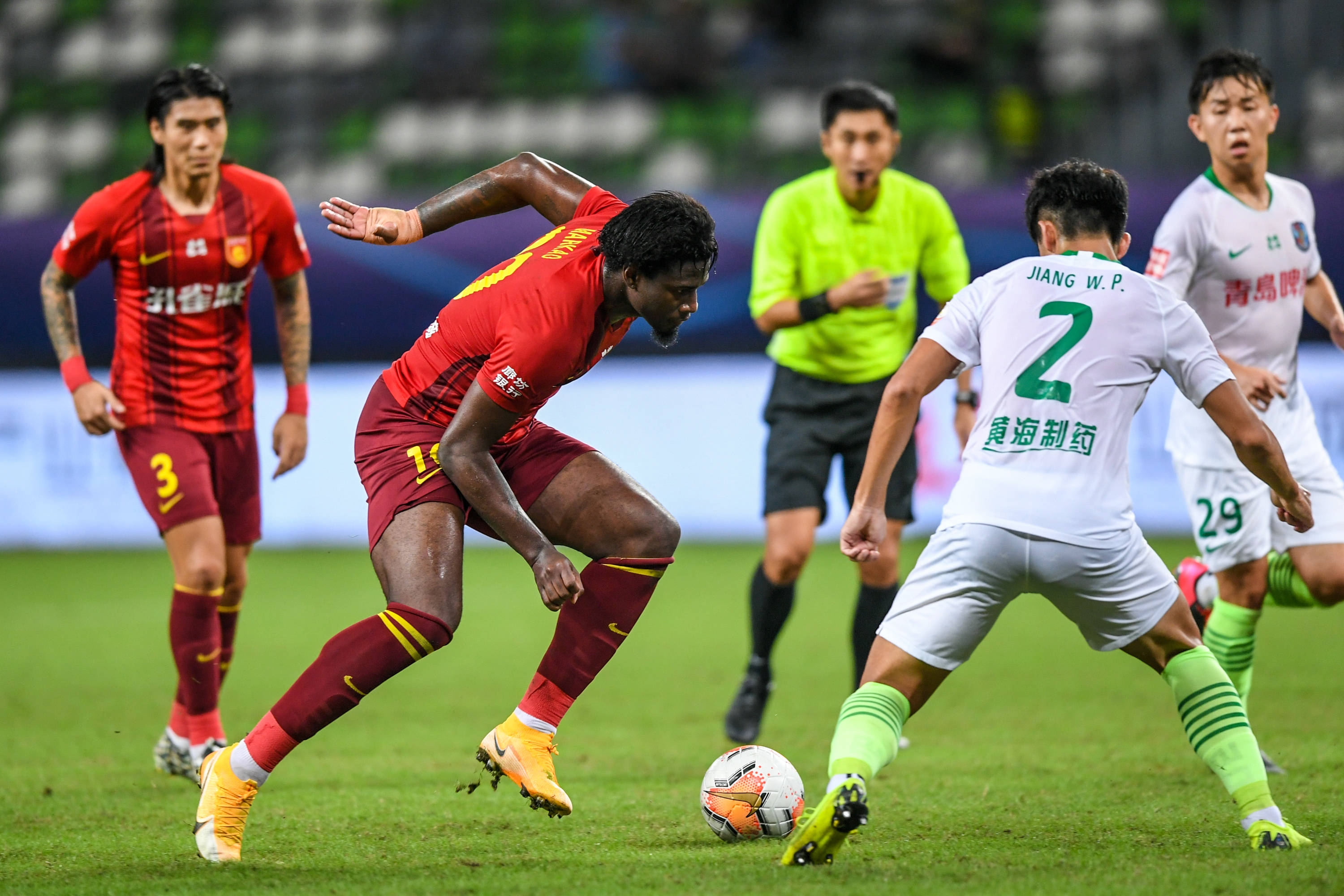 西甲：巴萨客场3-1战胜赫罗纳（西甲：巴萨客场3-1力克赫罗纳）