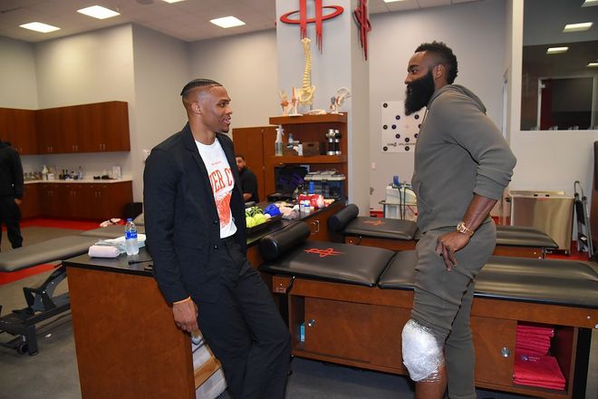 斯卢茨基：我们丢球后不得不加强进攻，这给了对手很多空间（斯卢茨基：失球逼我们加强进攻，反而让对手获得更多空间）