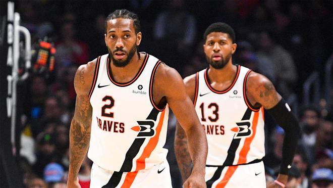 意甲风云再起！国际米兰4-0横扫科莫，齐沃战术大胜法布雷加斯夺榜首（意甲再燃战火：国米4-0痛击科莫，齐沃妙策击败法布雷加斯登顶榜首）